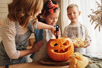 ¿Cómo hacer una calabaza de Halloween con tus niños?