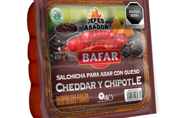 Salchicha para asar con queso cheddar y chipotle