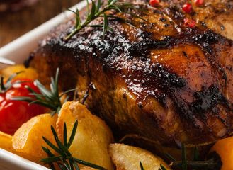 Pierna de cerdo a las hierbas