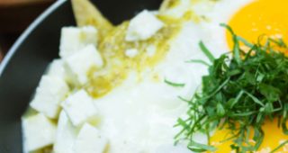Chilaquiles divorciados con jamón